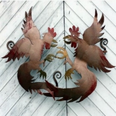 Pair of roosters squabbling.