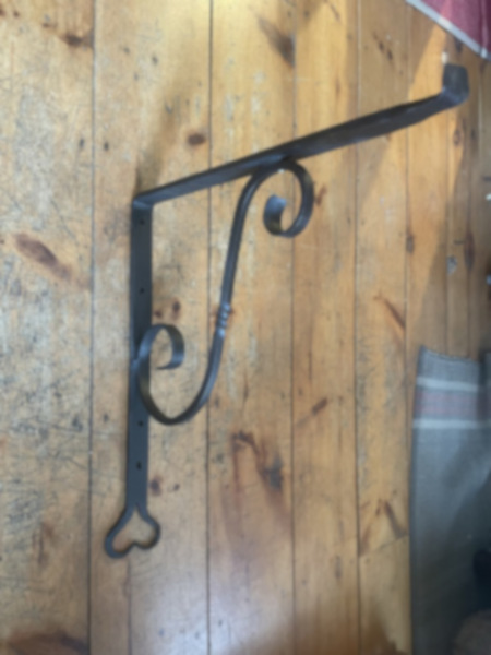 Damariscotta Veterinary Clinic sign.